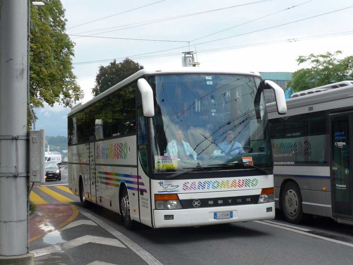 (154'024) - Aus Italien: Santomauro, Diano San Pietro - CJ-036 NY - Setra am 19. August 2014 beim Bahnhof Luzern