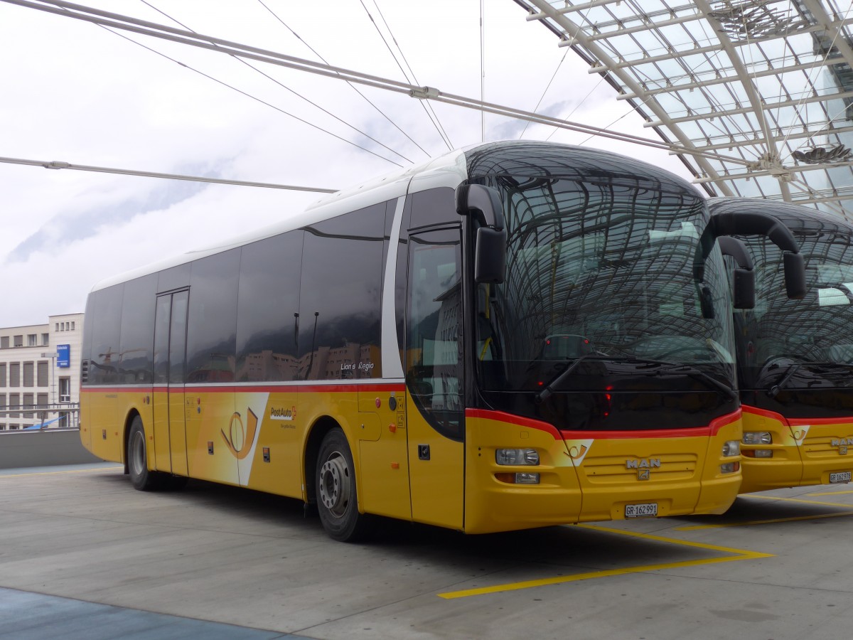 (154'925) - PostAuto Graubnden - GR 162'991 - MAN am 13. September 2014 in Chur, Postautostation