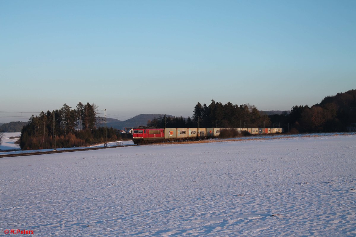 155 196-9 alias MEG 705 zieht einen Containerzug von Regensburg nach Magdeburg. 19.01.16