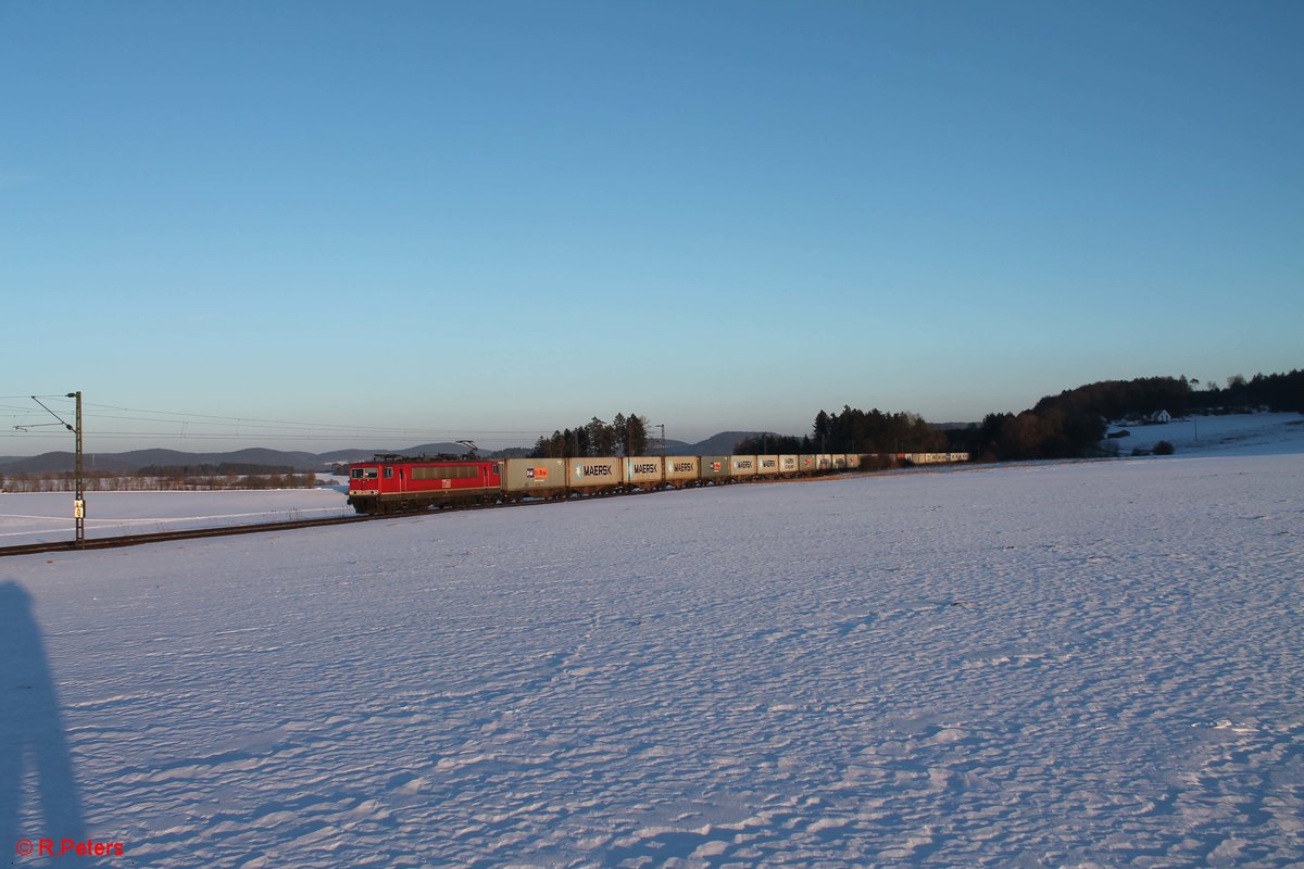 155 196-9 alias MEG 705 zieht einen Containerzug von Regensburg nach Magdeburg. 19.01.16