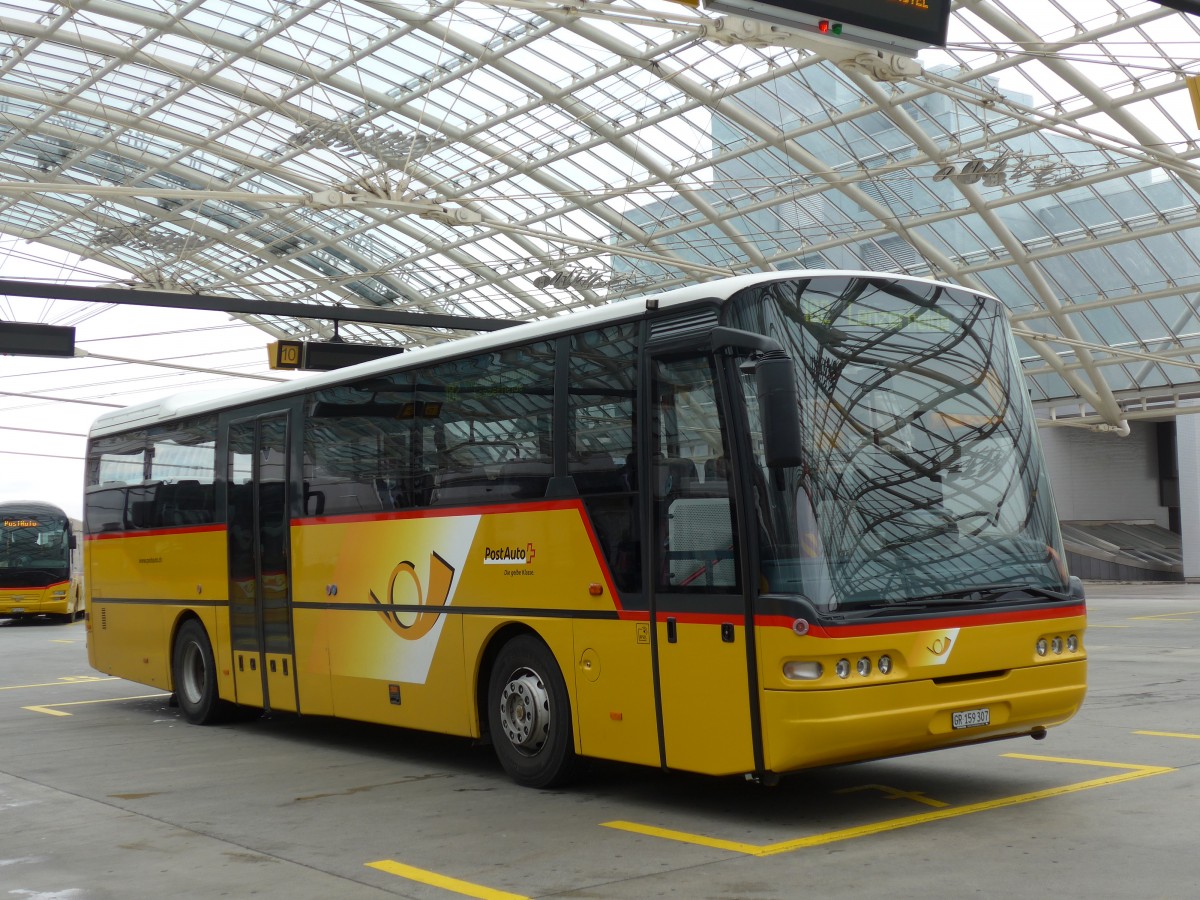 (155'145) - PostAuto Graubnden - GR 159'307 - Neoplan (ex P 25'150) am 13. September 2014 in Chur, Postautostation