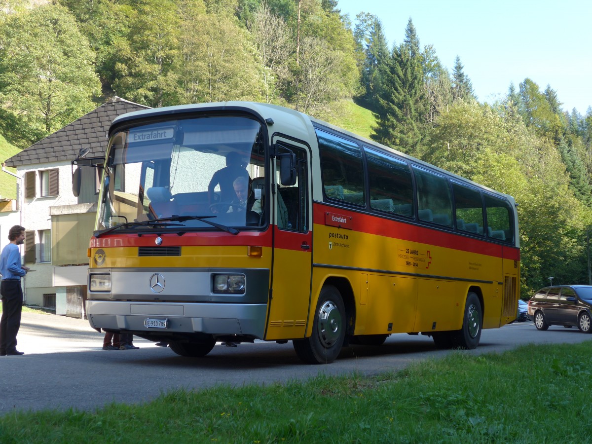 (155'392) - Buzzi, Bern - BE 910'789 - Mercedes (ex Mattli, Wassen) am 27. September 2014 in Wolhusen, Restaurant Fontanne-Pintli