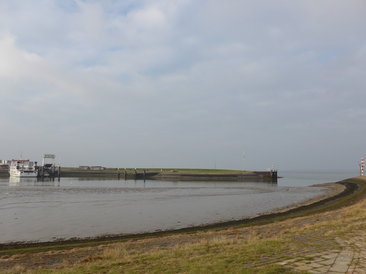 (156'833) - Im Hafen von Lauwersoog am 19. November 2014