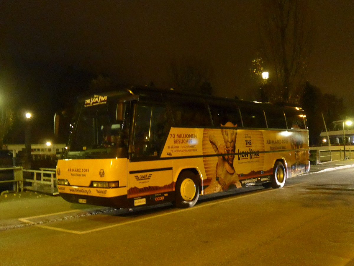 (157'581) - Gast, Utzenstorf - SO 135'569 - Neoplan (ex Seiler, Gerlafingen) am 28. November 2014 bei der Schifflndte Thun