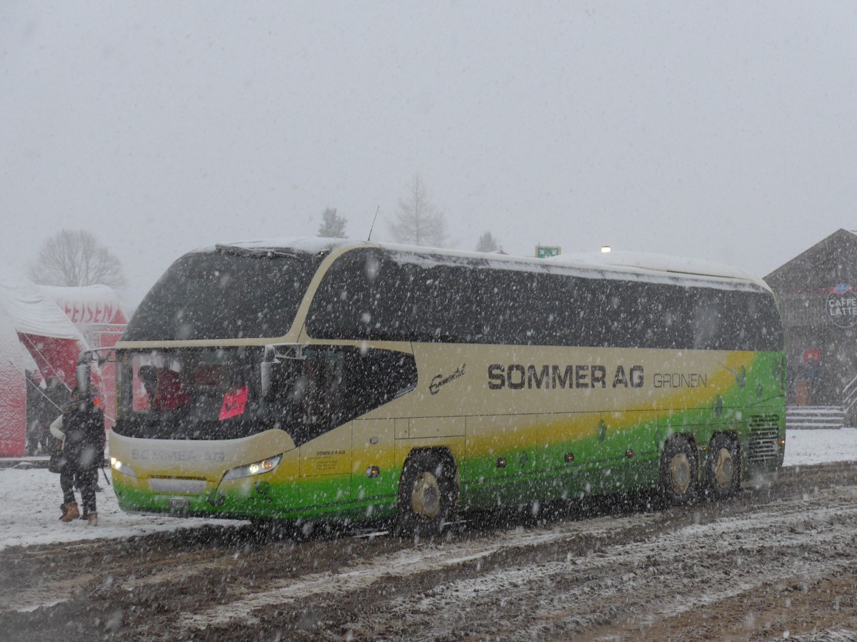 (158'256) - Sommer, Grnen - BE 26'938 - Neoplan am 11. Januar 2015 in Adelboden, Weltcup