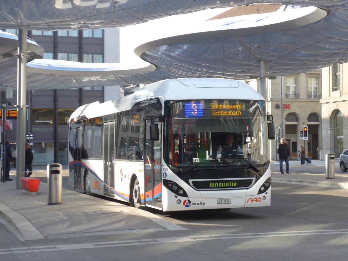 (158'608) - AAR bus+bahn, Aarau - Nr. 44/AG 7544 - Volvo am 4. Februar 2015 beim Bahnhof Aarau