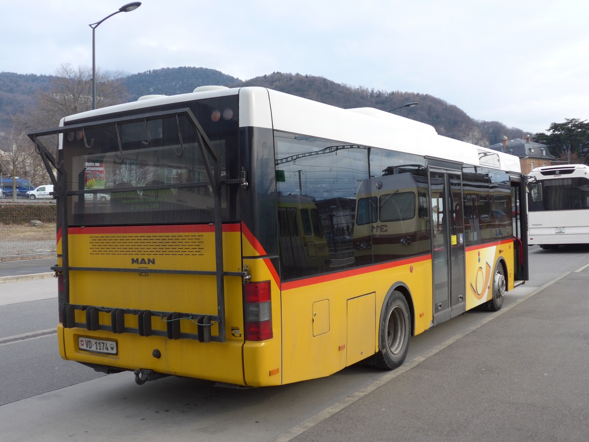 (158'912) - TPC Aigle - VD 1174 - MAN/Gppel am 28. Februar 2015 beim Bahnhof Aigle