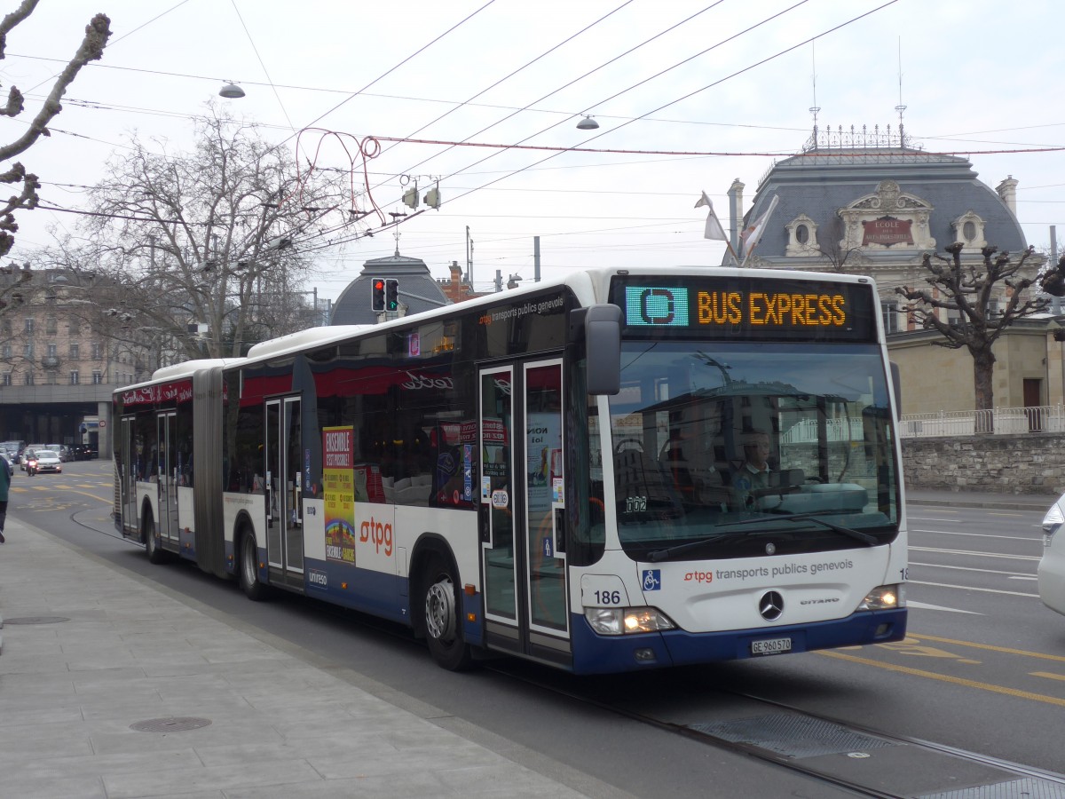 (159'159) - TPG Genve - Nr. 186/GE 960'570 - Mercedes am 14. Mrz 2015 in Genve, Place des Vingt-Deux-Cantons