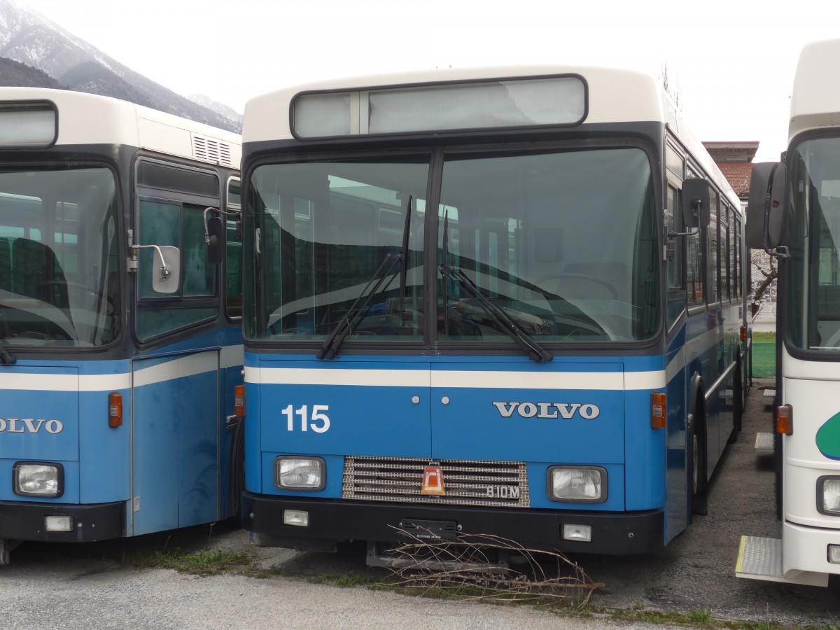 (159'571) - Ruffiner, Turtmann - Nr. 115 - Volvo/R&J (ex VBL Luzern Nr. 115) am 2. April 2015 in Turtmann, Garage