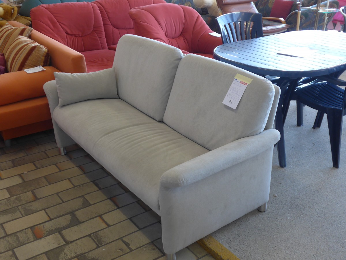 (159'946) - Graues 2er-Sofa am 21. April 2015 im BrockiShop