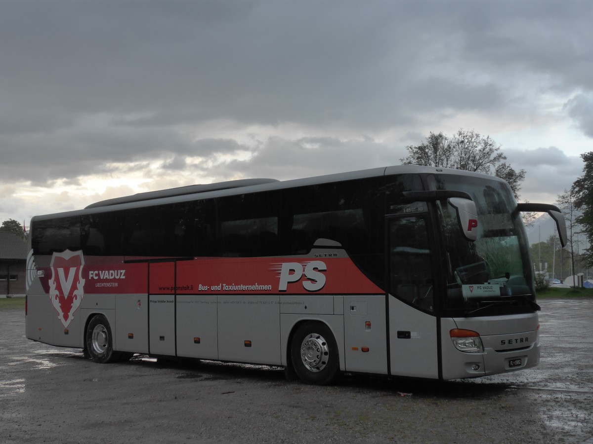 (160'161) - Aus Liechtenstein: Schdler, Triesenberg - FL 15'952 - Setra am 2. Mai 2015 in Thun, Lachenwiese