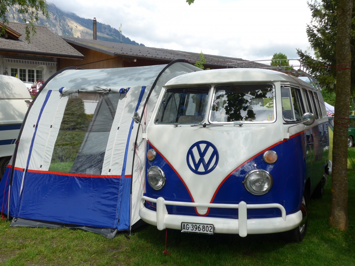 (160'266) - VW-Bus - AG 396'802 - am 9. Mai 2015 in Brienz, Camping Aaregg