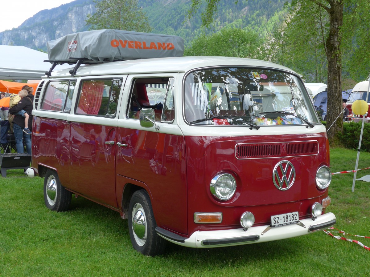 (160'276) - VW-Bus - SZ 18'182 - am 9. Mai 2015 in Brienz, Camping Aaregg