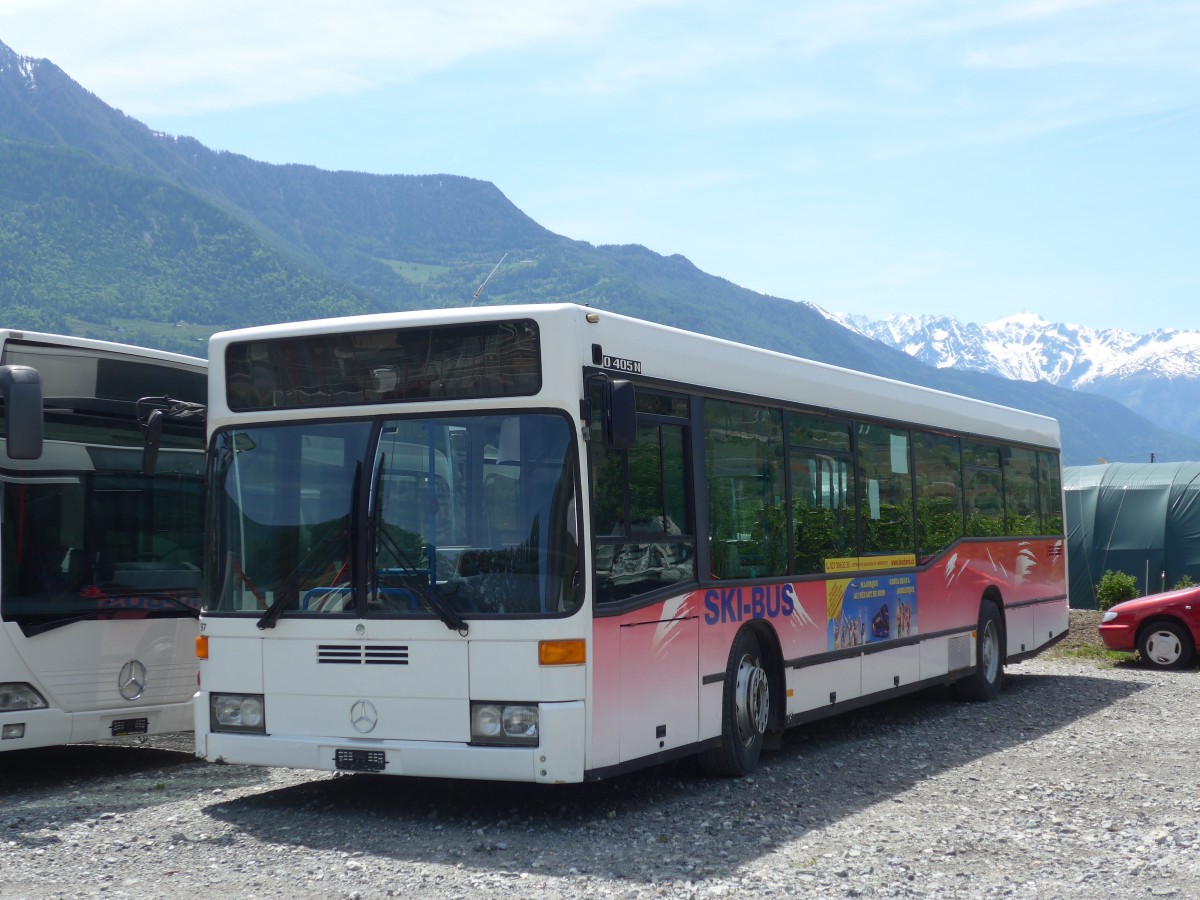 (160'419) - Buchard, Leytron - Nr. 97 - Mercedes (ex BGU Grenchen Nr. 5) am 10. Mai 2015 in Leytron, Garage