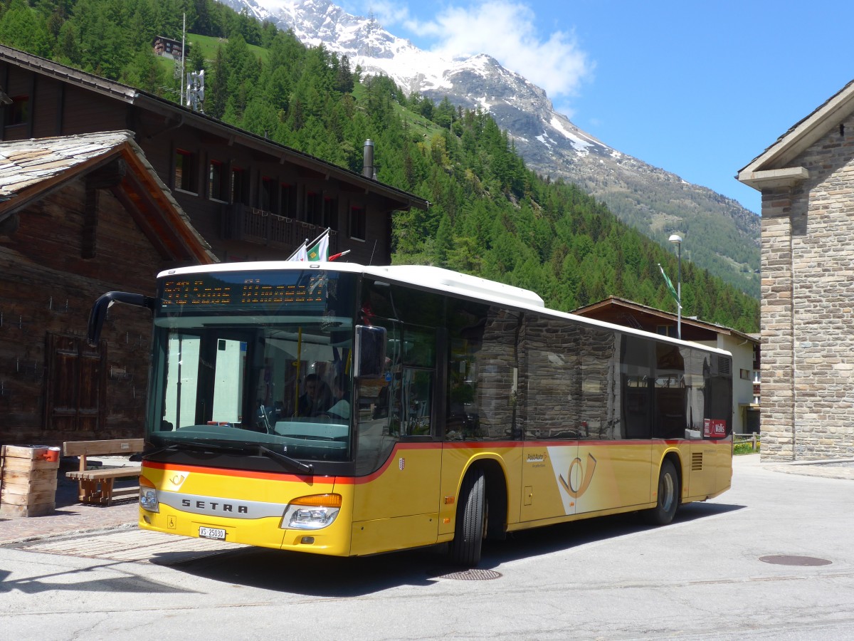 (161'128) - PostAuto Wallis - VS 25'030 - Setra (ex Anthamatten, Saas-Almagell) am 27. Mai 2015 in Saas-Grund, Post