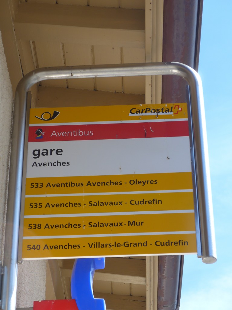 (161'256) - PostAuto-Haltestelle - Avenches, gare - am 28. Mai 2015