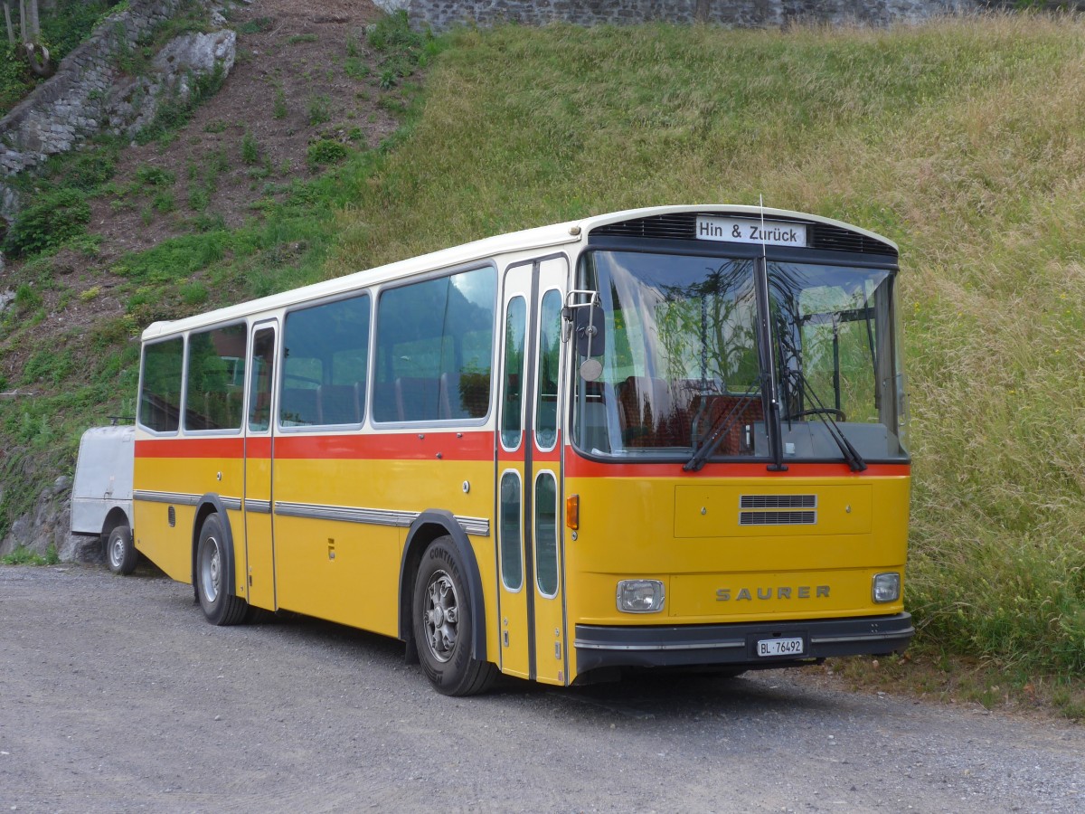 (162'064) - Ziegler, Pratteln - BL 76'492 - Saurer/Tscher (ex P 24'265) am 13. Juni 2015 in Brienz, Kirche