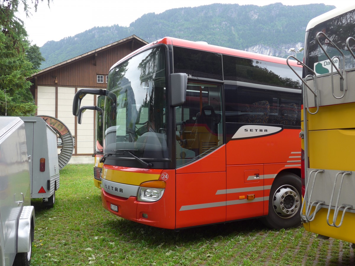 (162'138) - AFA Adelboden - Nr. 24/BE 26'701 - Setra am 14. Juni 2015 in Meiringen, Garage AVG M. (Einsatz AVG M.; Teilaufnahme)