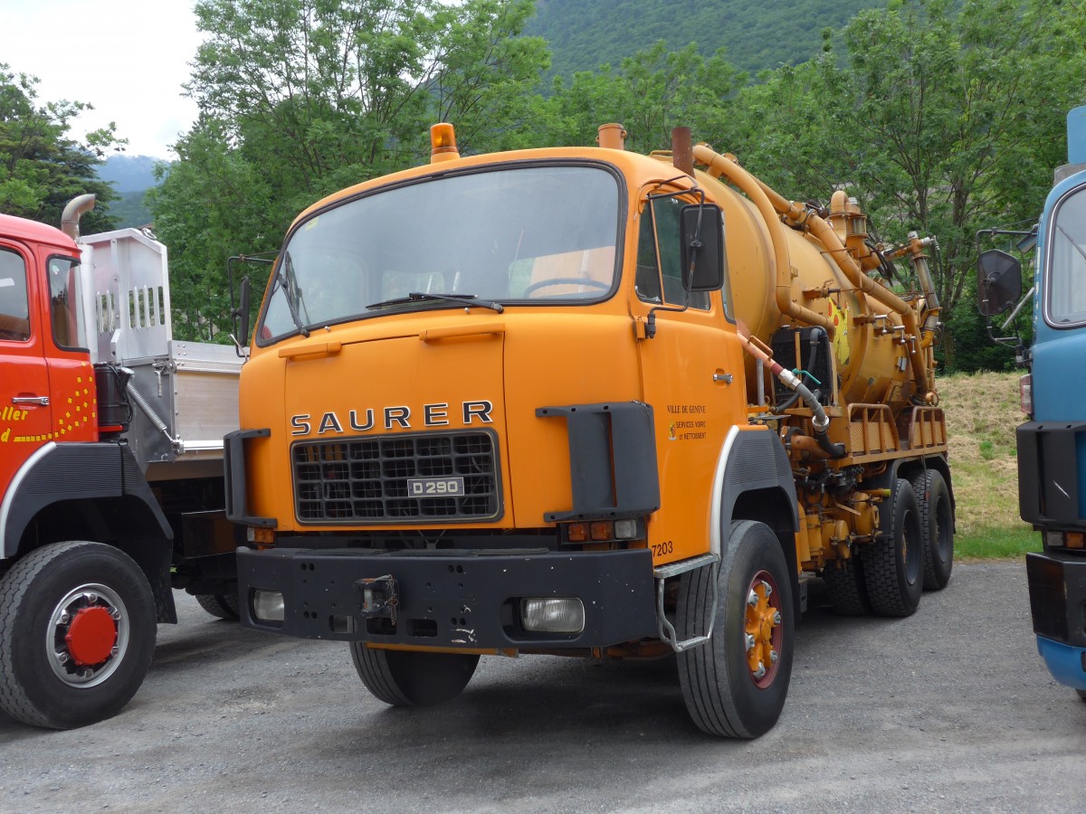 (162'260) - Ville de Genve, Genve - Nr. 7203 - Saurer am 20. Juni 2015 in Aigle, Saurertreffen