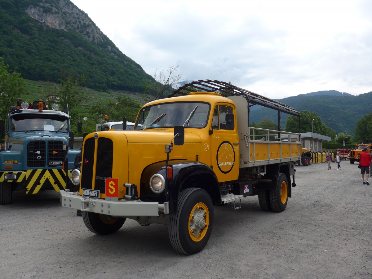 (162'290) - Saurer - Nr. 2/TI 37'572 - am 20. Juni 2015 in Aigle, Saurertreffen