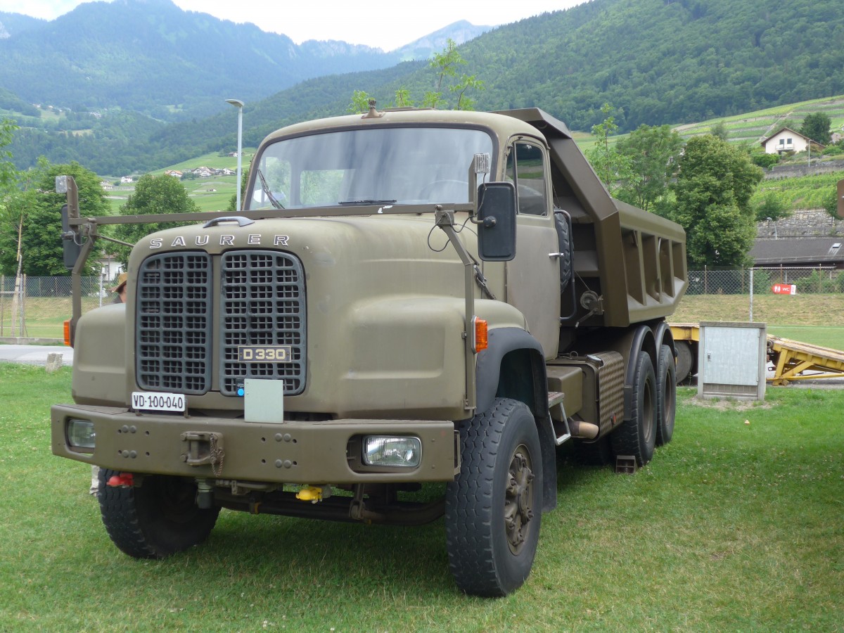 (162'330) - Saurer - VD 100'040 - am 20. Juni 2015 in Aigle, Saurertreffen