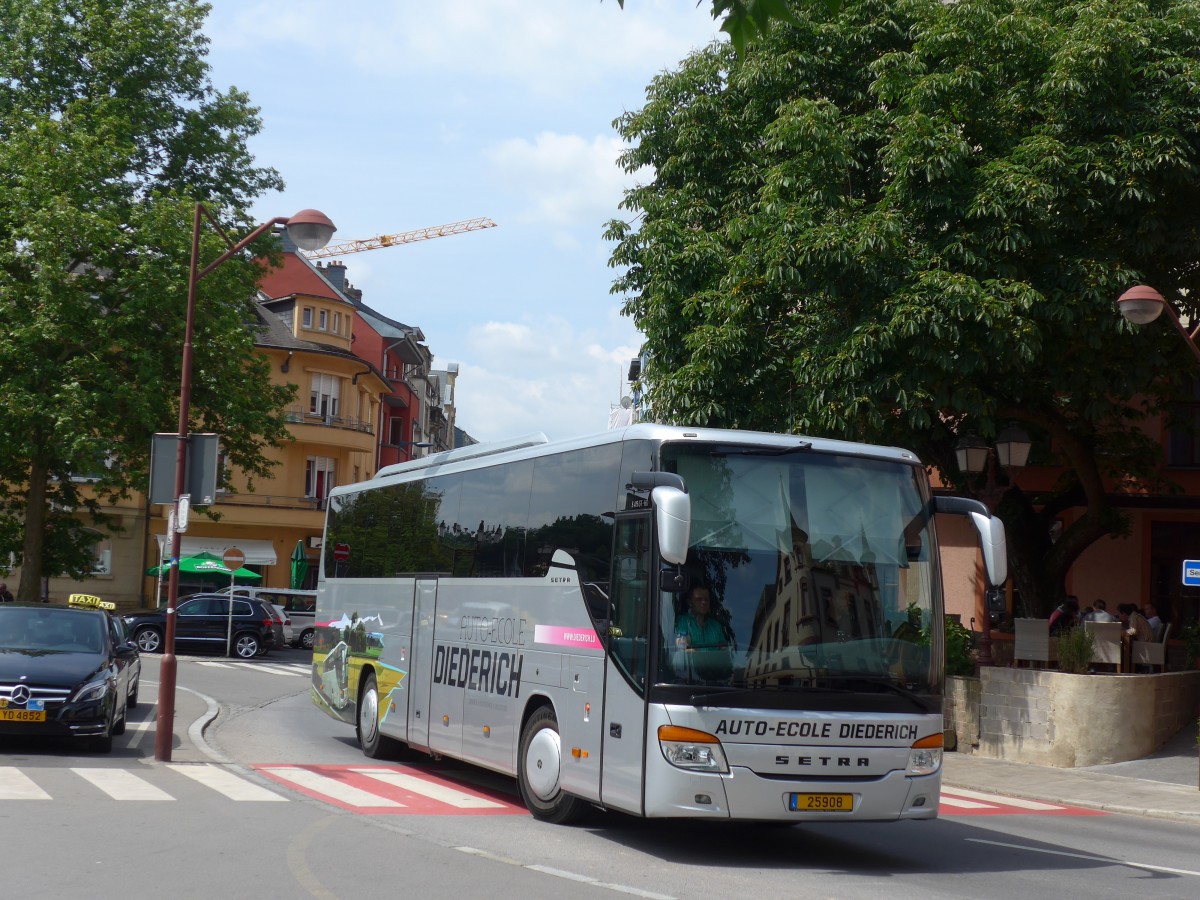 (162'589) - Diederich, Diekirch - 25'908 - Setra am 25. Juni 2015 beim Bahnhof Ettelbruck