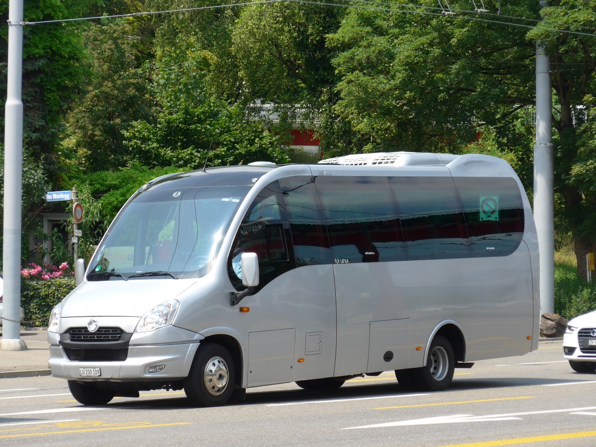 (162'963) - Bushandel, Dagmersellen - LU 200'109 - Mercedes/UNVI am 6. Juli 2015 in Zrich, Bucheggplatz