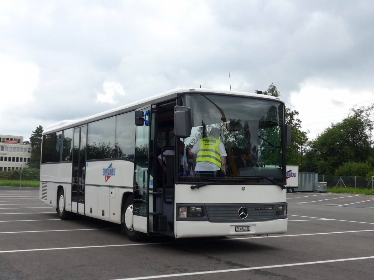 (163'383) - Welti-Furrer, Bassersdorf - ZH 634'788 - Mercedes am 15. August 2015 in Bassersdorf, Buszentrum Glattal