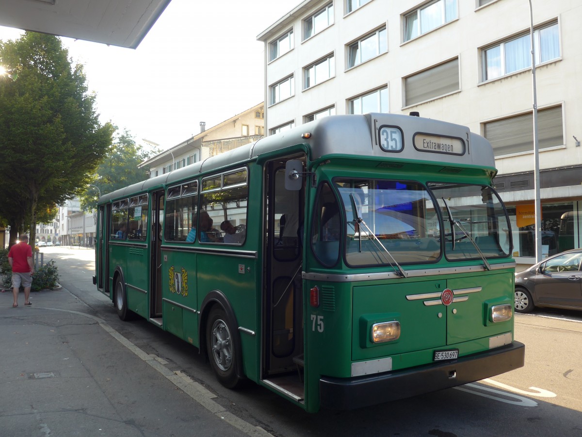 (164'262) - BVB Basel (RWB) - Nr. 75/BE 530'697 - FBW/FHS am 30. August 2015 beim Bahnhof Burgdorf