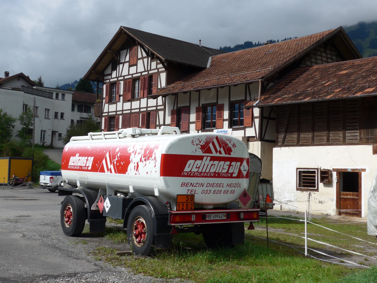 (164'416) - Oeltrans, Interlaken - BE 499'447 - Schwarzmller Anhnger am 6. September 2015 in Frutigen