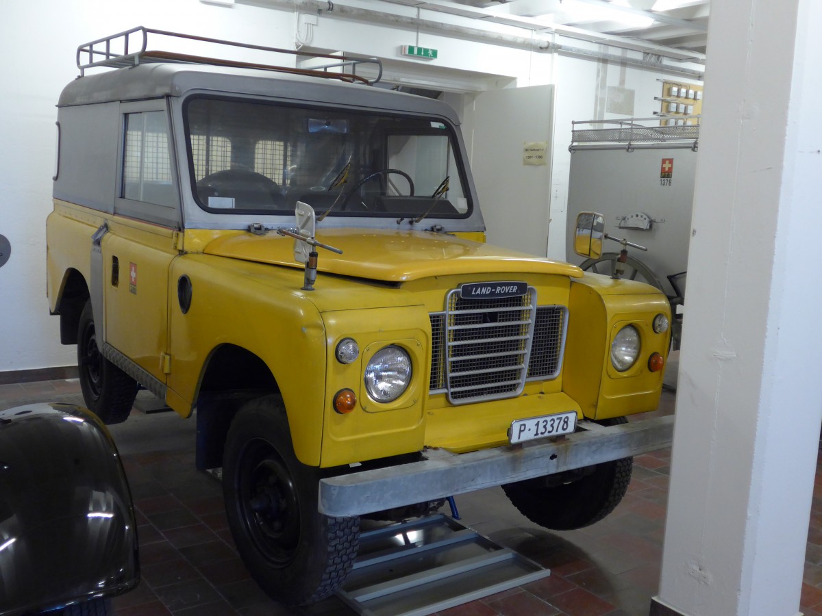 (164'640) - PTT-Regie - P 13'378 - Land-Rover am 13. September 2015 in Mamishaus, Depot MfK