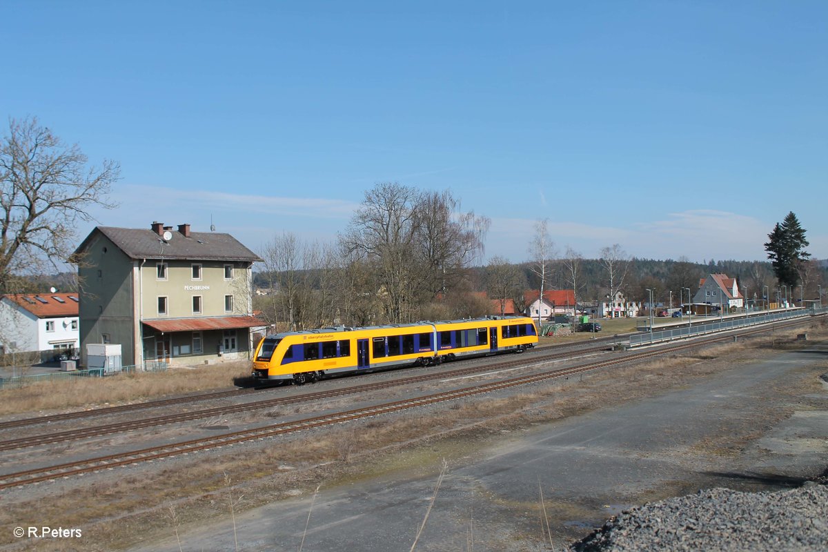 1648 201 verlässt Pechbrunn als OPB79720 Regensburg - Marktredwitz. 18.03.16