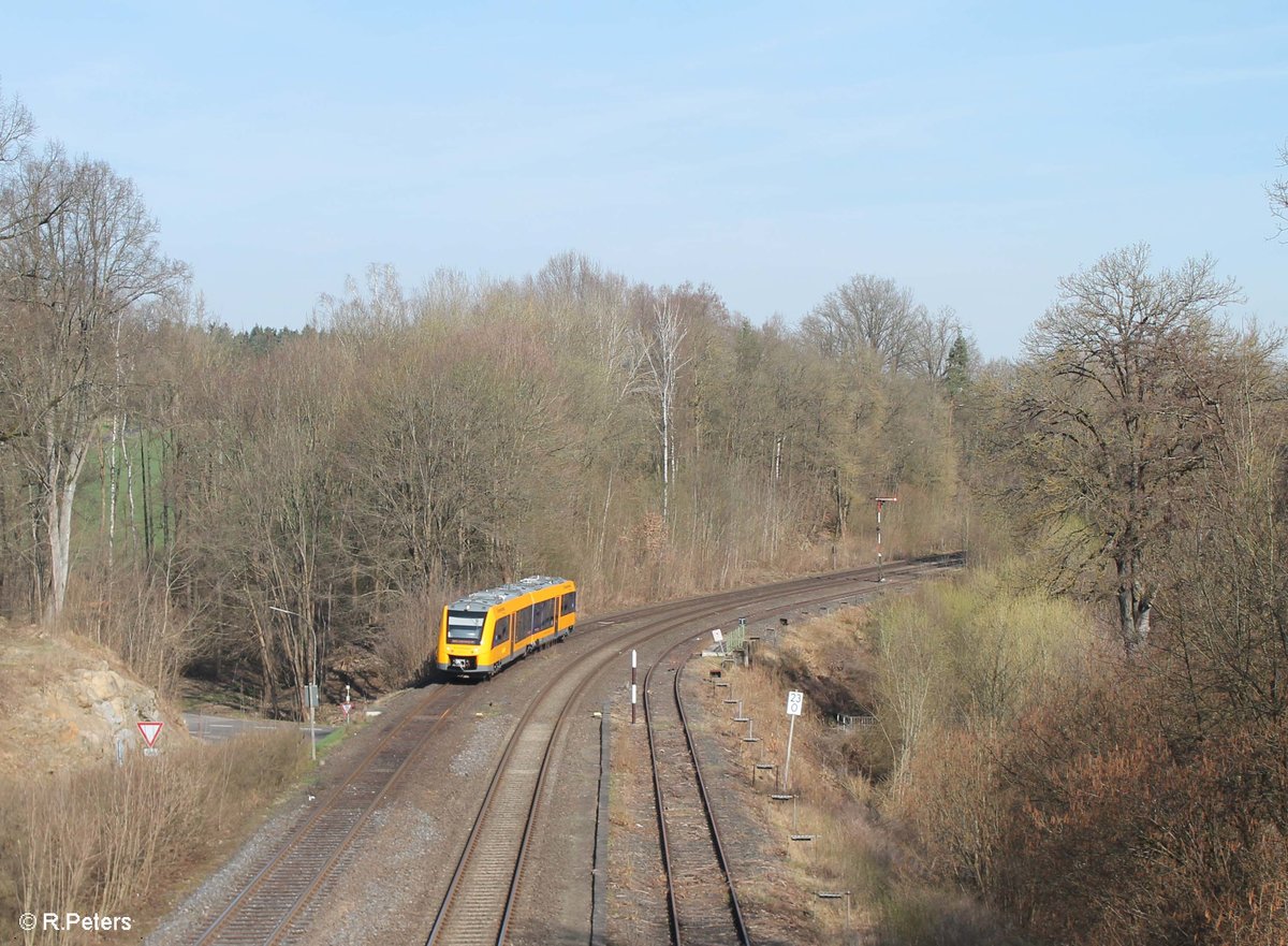 1648 707 erreicht Reuth bei Erbendorf als OPB 79721 Marktredwitz - Regensburg. 01.04.17