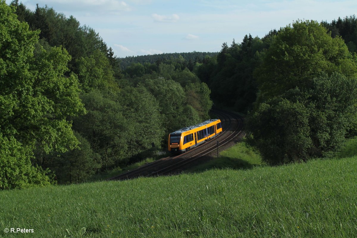 1648 708 kurz vorm erreichen von Reuth bei Erbendorf als OPB79738 Regensburg - Marktredwitz. 26.05.16