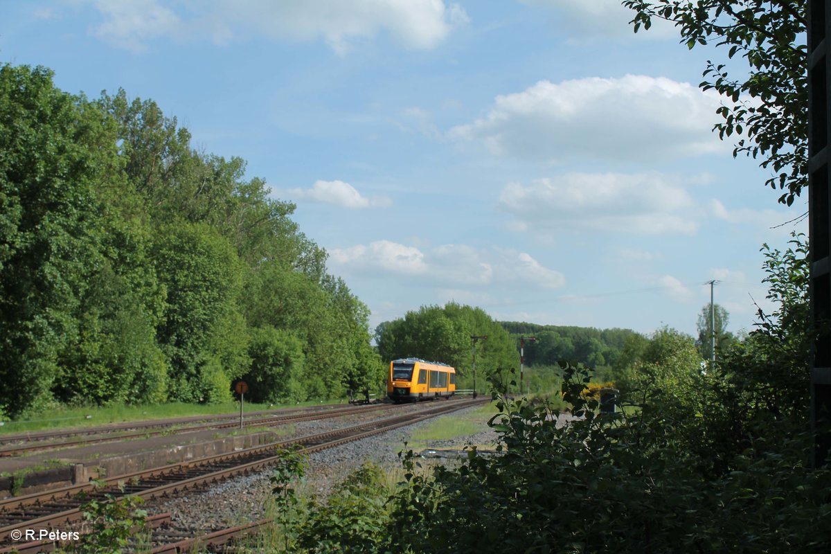 1648 709 erreicht Reuth bei Erbendorf als OPB79732 Regensburg - Marktredwitz. 26.05.16