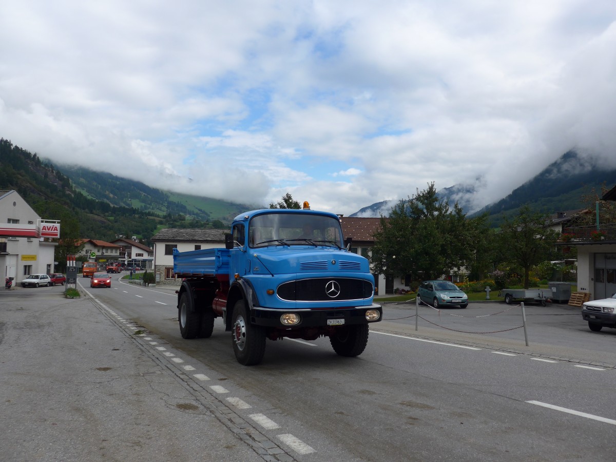 (165'284) - Mercedes - ZH 31'963 U - am 19. September 2015 in Andeer, Tgavugl