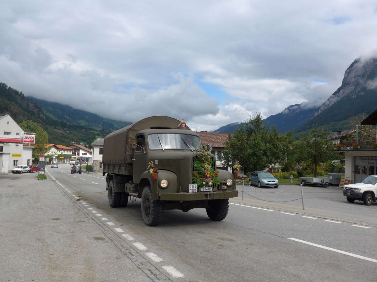 (165'401) - Saurer - SG 76'321 - am 19. September 2015 in Andeer, Tgavugl