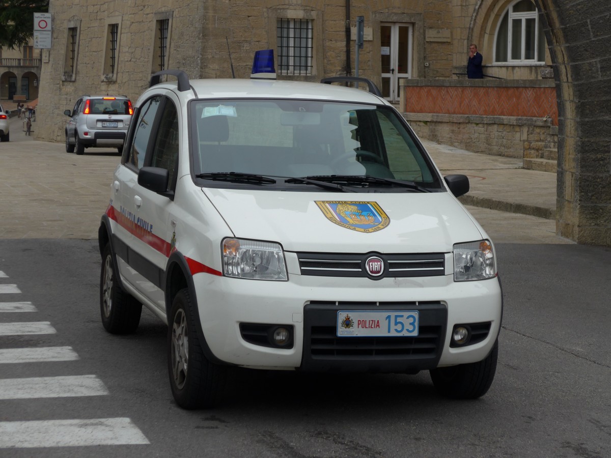 (165'624) - Polizia - POLIZIA 153 - Fiat am 24. September 2015 in San Marino