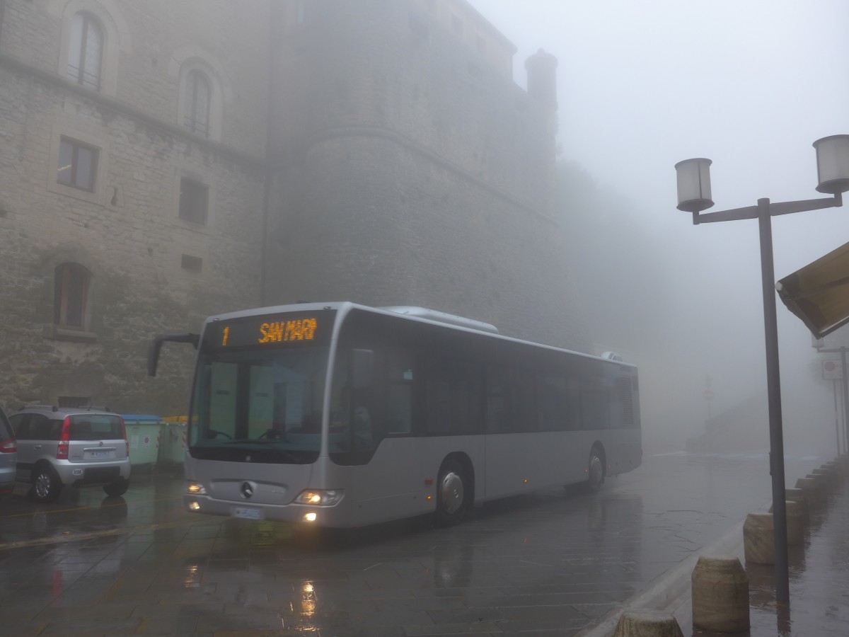 (165'694) - AASS San Marino - H5402 - Mercedes am 24. September 2015 in San Marino