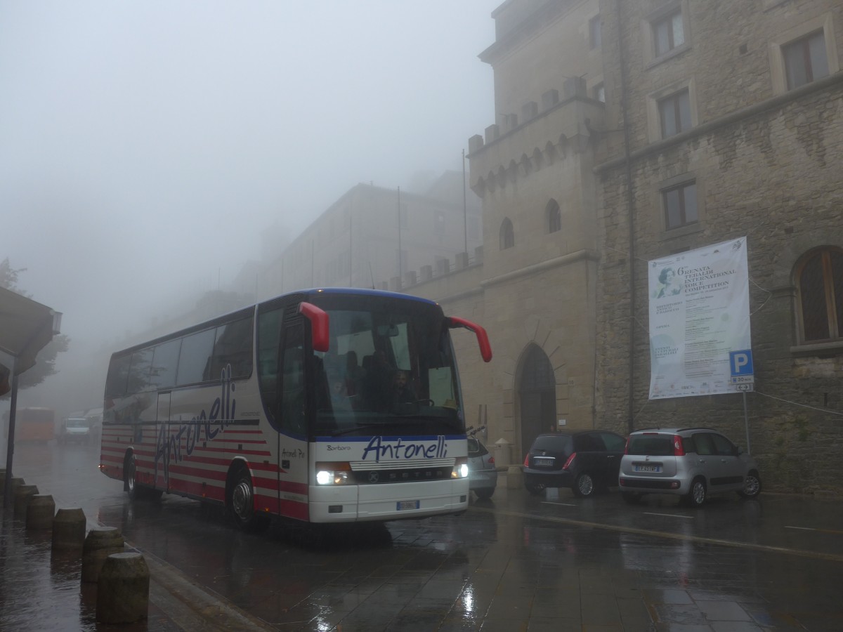 (165'702) - Aus Italien: Antonelli - DO-386 LT - Setra am 24. September 2015 in San Marino