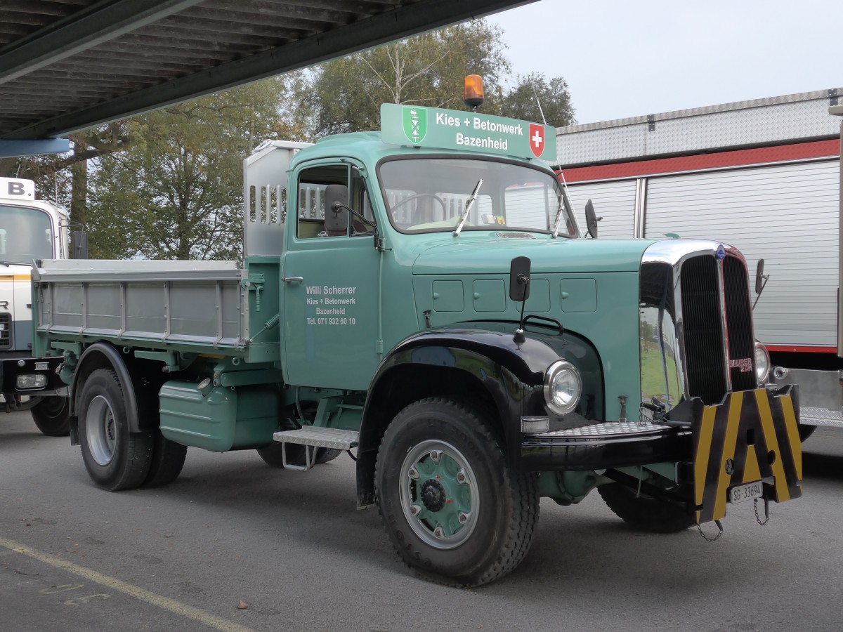 (166'070) - Scherrer, Bazenheid - SG 33'694 - Saurer am 10. Oktober 2015 in Schnis, Bicoareal