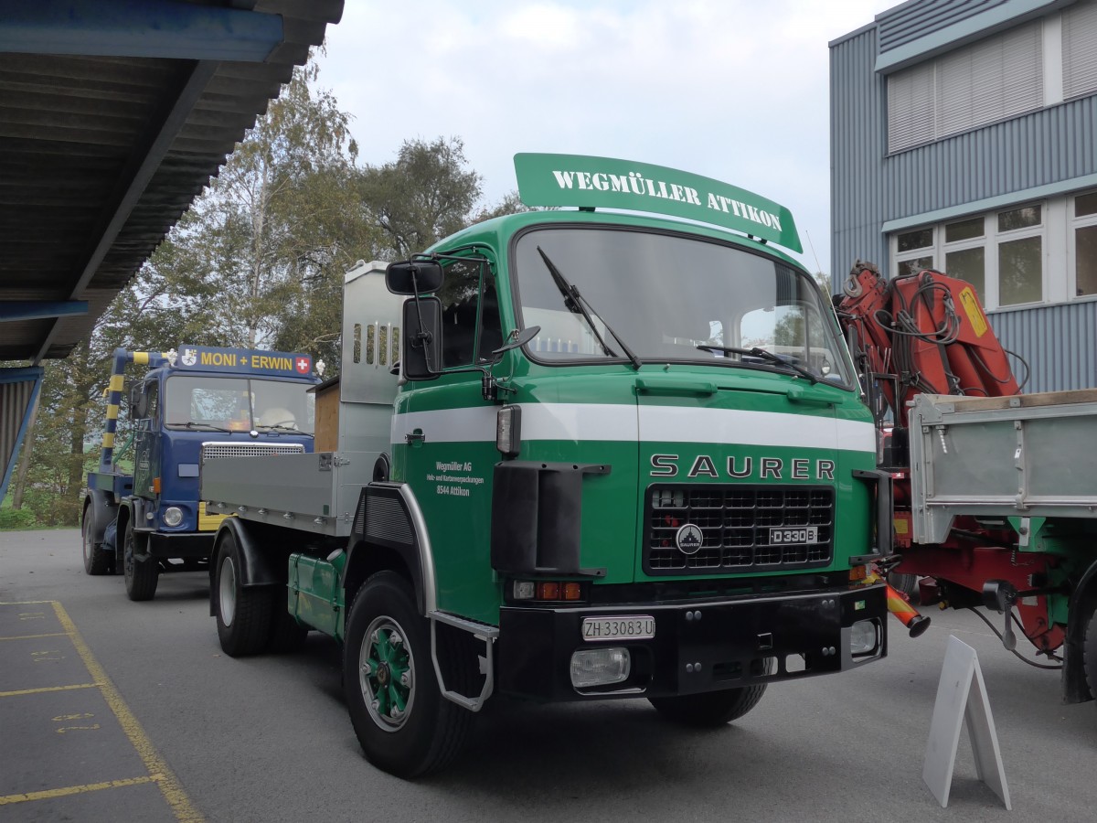 (166'090) - Wegmller, Attikon - ZH 33'083 U - Saurer am 10. Oktober 2015 in Schnis, Bicoareal