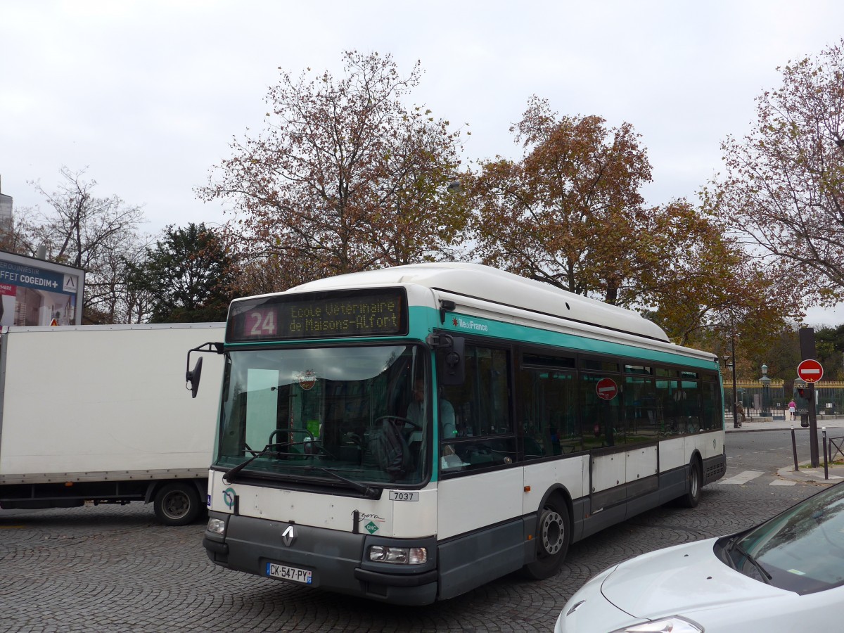 (166'815) - RATP Paris - Nr. 7037/CK 547 PY - Renault am 16. November 2015 in Paris, Gare d'Austerlitz