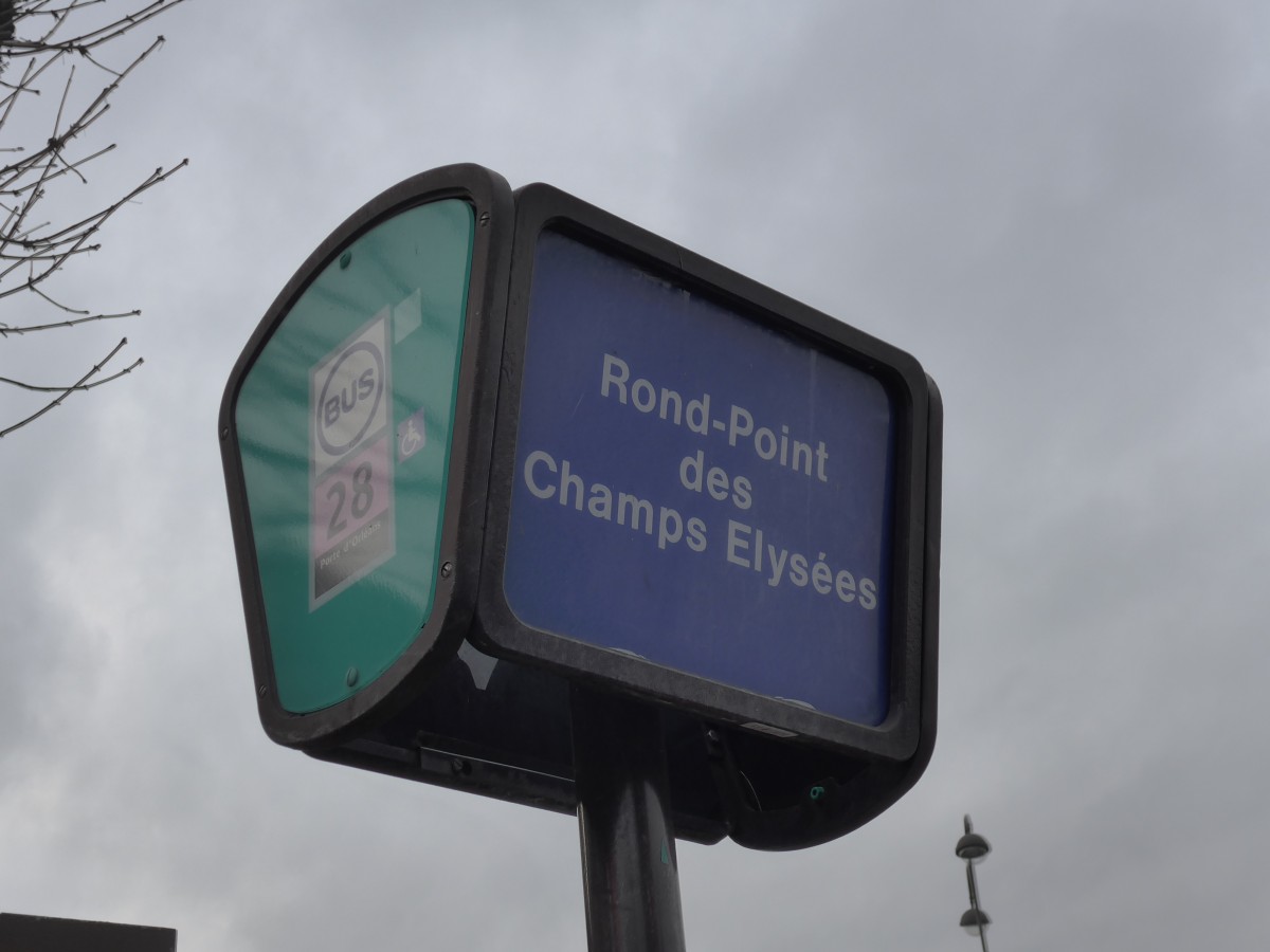 (167'007) - Bus-Haltestelle - Paris, Rond-Point des Champs Elyses - am 16. November 2015
