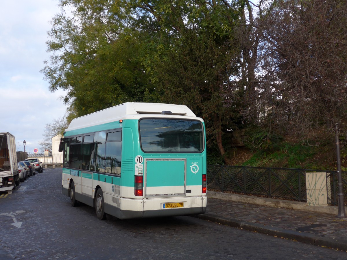 (167'079) - RATP Paris - Nr. 1303/323 QSL 75 - Gpbus am 17. November 2015 in Paris, Funiculaire