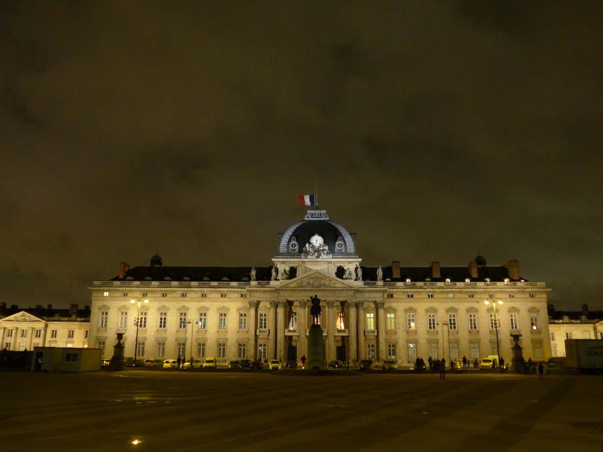 (167'275) - Die Militrschule am 17. November 2015 in Paris
