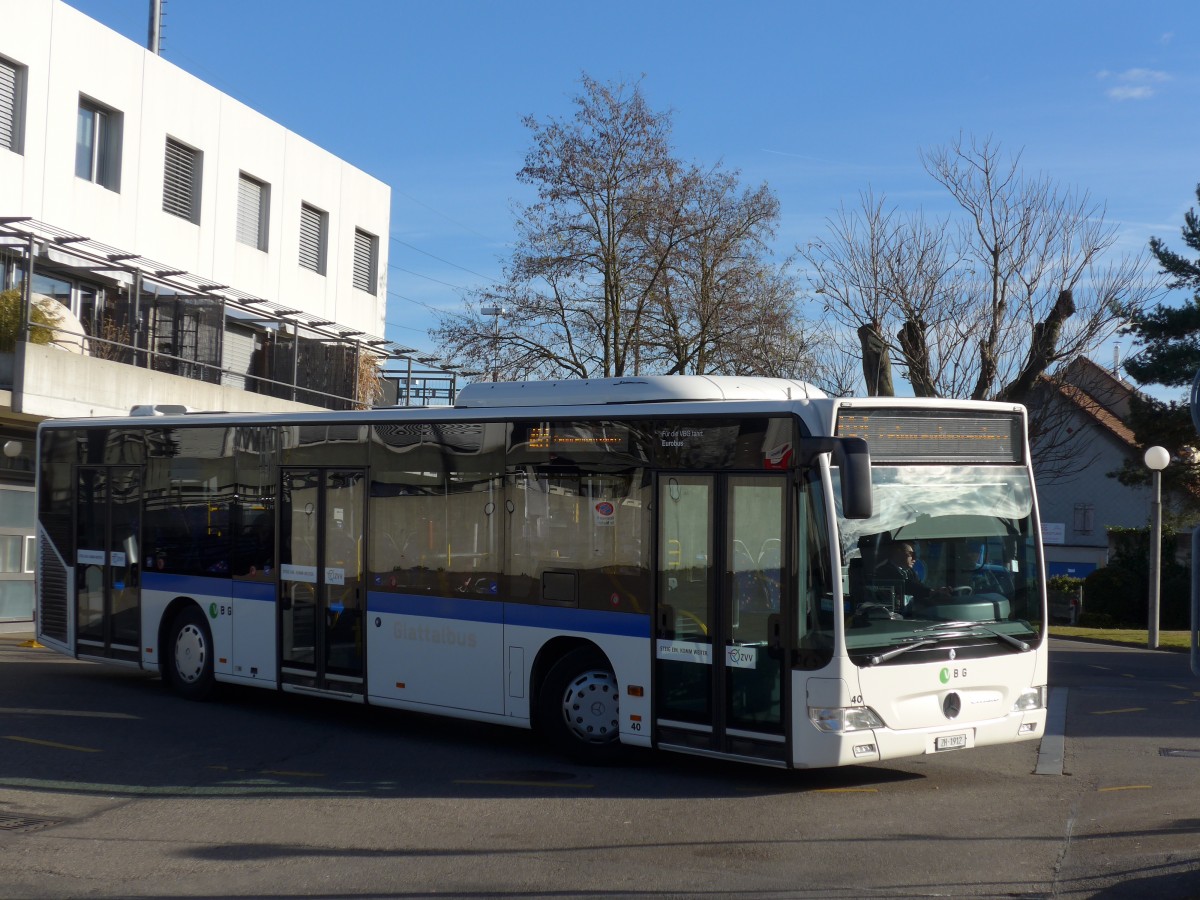 (167'430) - Welti-Furrer, Bassersdorf - Nr. 40/ZH 1912 - Mercedes am 19. November 2015 beim Bahnhof Regensdorf-Watt