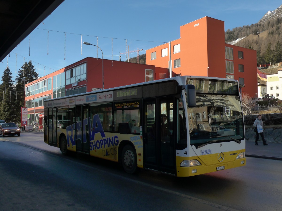 (167'789) - VBD Davos - Nr. 4/GR 51'225 - Mercedes am 19. Dezember 2015 beim Bahnhof Davos Dorf