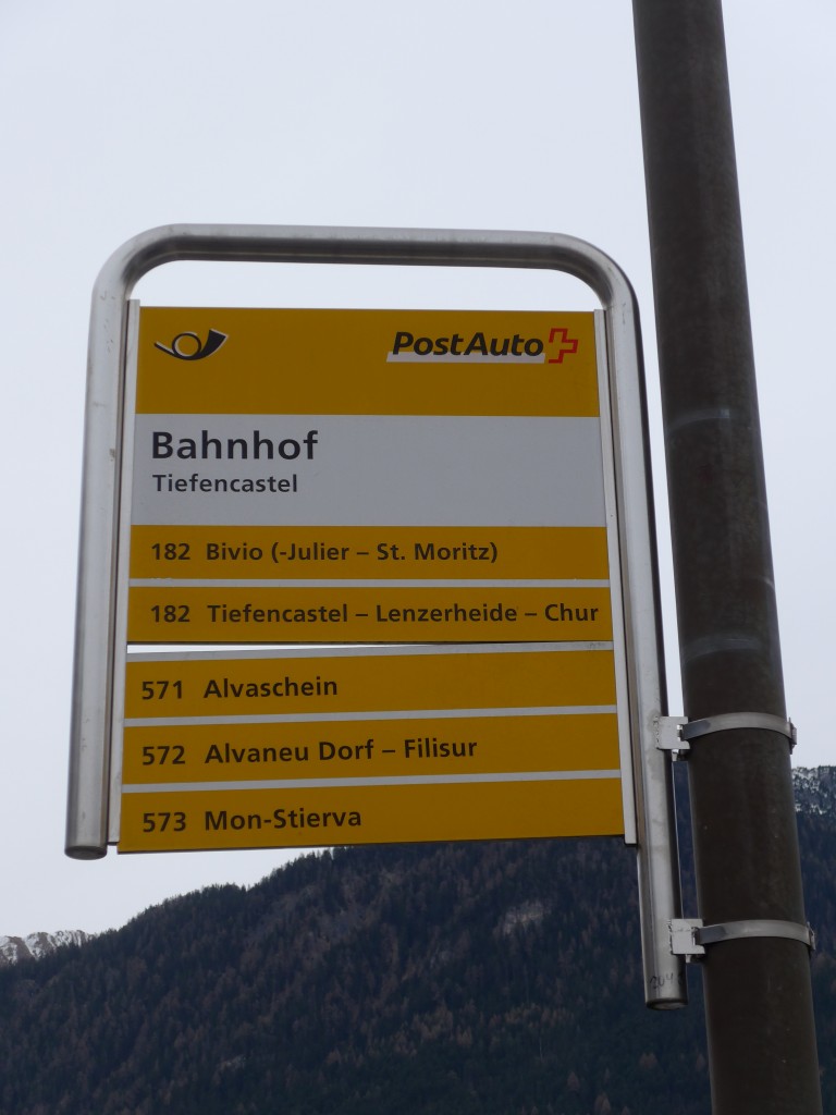 (168'227) - PostAuto-Haltestelle - Tiefencastel, Bahnhof - am 2. Januar 2016
