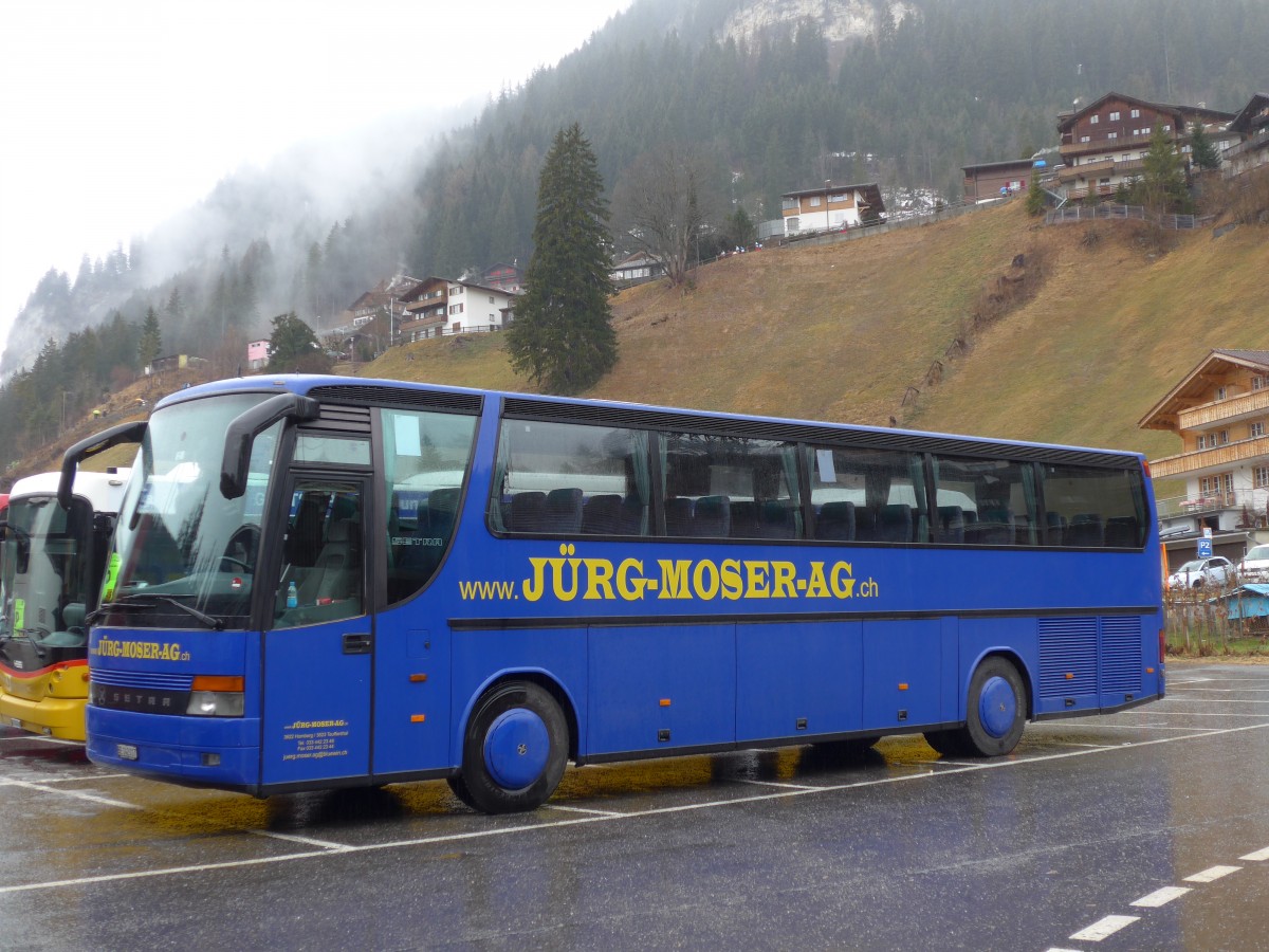 (168'395) - Moser, Teuffenthal - BE 142'017 - Setra (ex BE 336'192; ex AutoPostale Ticino-Moesano; ex P 26'001; ex Barenco, Faido) am 9. Januar 2016 in Adelboden, Mineralquelle